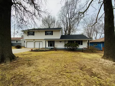Exterior - 417 N Lone Pine Ave, Springfield, MO 65802 photo 2 of 10