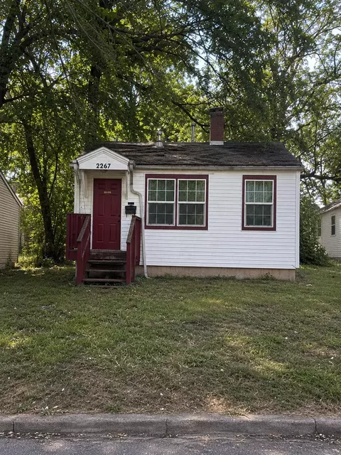 2267 N Lyon Ave, Springfield, MO 65803