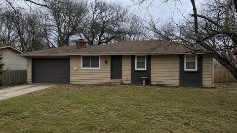 1253 S Brite Ave, Springfield, MO 65807