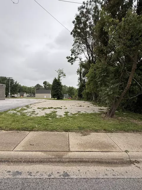 2107 N National Ave, Springfield, MO 65803
