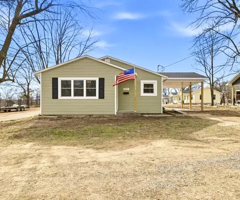 517 Myrtle St, Monett, MO 65708