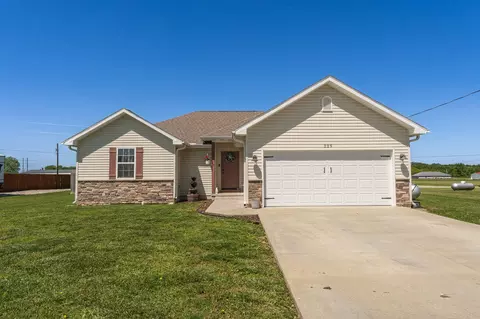 229 Velma Dr, Seymour, MO 65746