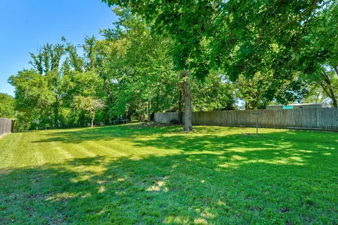 Exterior - 410 N 2nd Ave, Ozark, MO 65721 photo 10 of 14