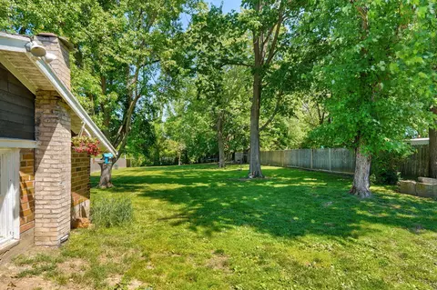 Exterior - 410 N 2nd Ave, Ozark, MO 65721 photo 11 of 14