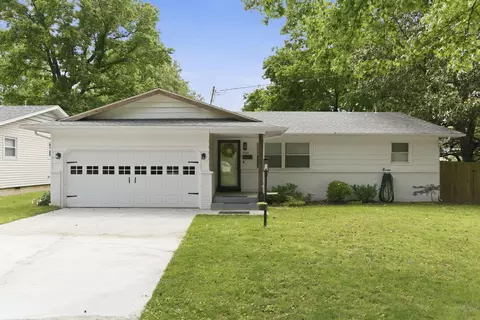 964 S Oak Grove Ave, Springfield, MO 65802