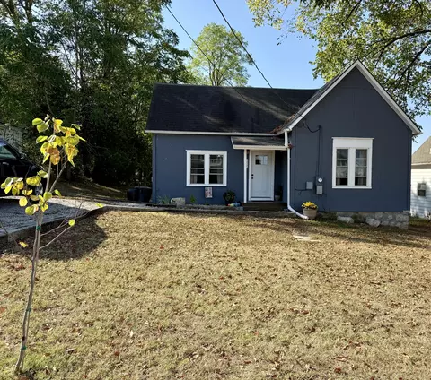 Exterior - 305 E Webster Ave, Ava, MO 65608 photo 2 of 11