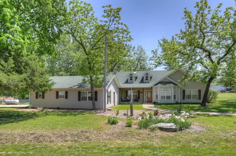 6851 Dutch Elm Dr, Joplin, MO 64804