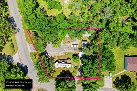 235 Evergreen Ave #ABC, Hollister, MO 65672