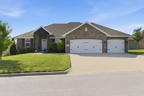 1648 N Pinnacle Ave, Nixa, MO 65714