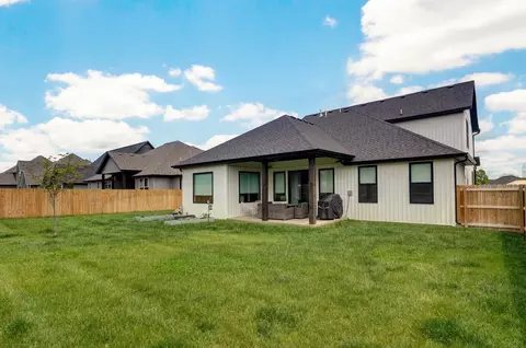 Exterior - 4911 S Burrows Ave, Springfield, MO 65810 photo 8 of 10