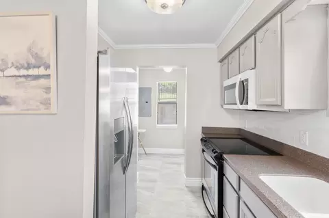 Kitchen - 123 Bunker Ridge Dr #1, Branson, MO 65616 photo 2 of 3