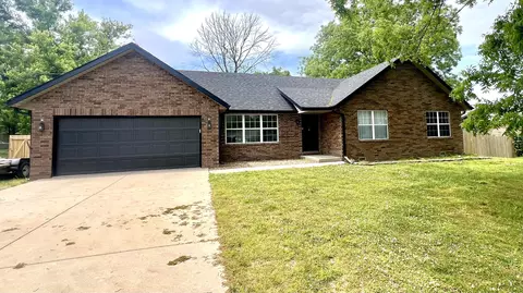 Exterior - 603 Lakeview Dr, Aurora, MO 65605 photo 2 of 8