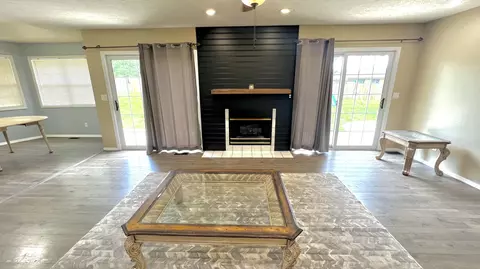 Living - 603 Lakeview Dr, Aurora, MO 65605 photo 3 of 3