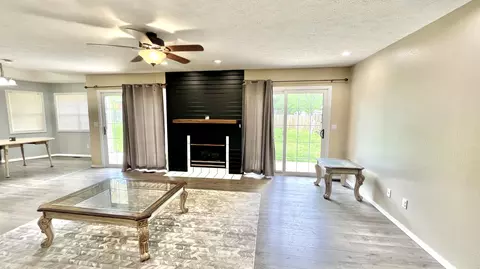 Living - 603 Lakeview Dr, Aurora, MO 65605 photo 1 of 3