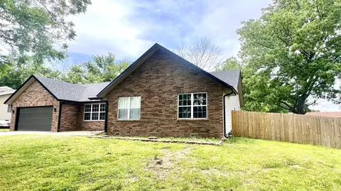 Exterior - 603 Lakeview Dr, Aurora, MO 65605 photo 4 of 8
