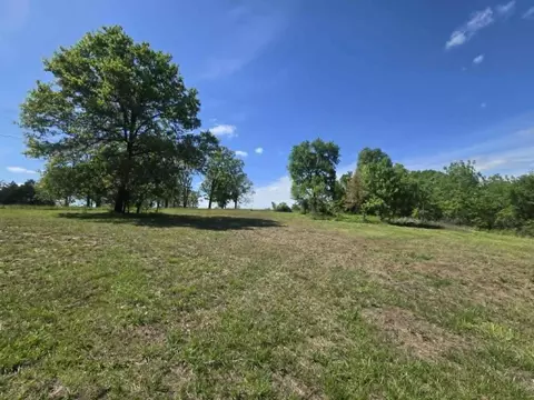 Exterior - 14008 Airport Rd, Cabool, MO 65689 photo 2 of 13