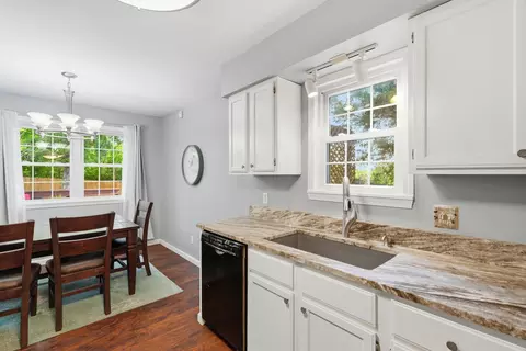 Kitchen - 129 Lancashire Dr, Branson, MO 65616 photo 4 of 4