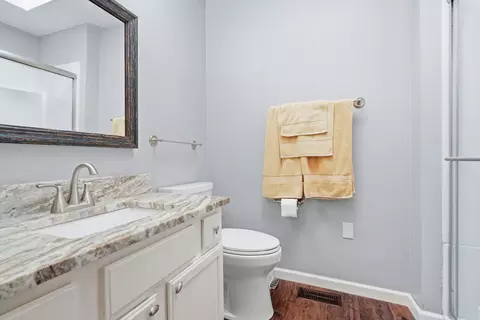 Bath - 129 Lancashire Dr, Branson, MO 65616 photo 1 of 2