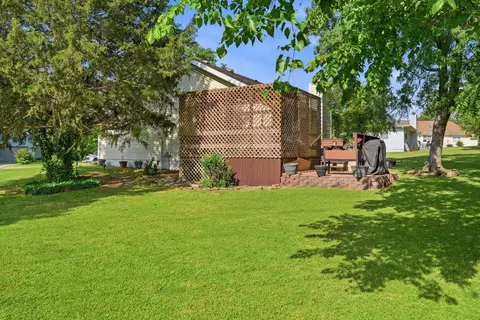 Exterior - 129 Lancashire Dr, Branson, MO 65616 photo 11 of 20