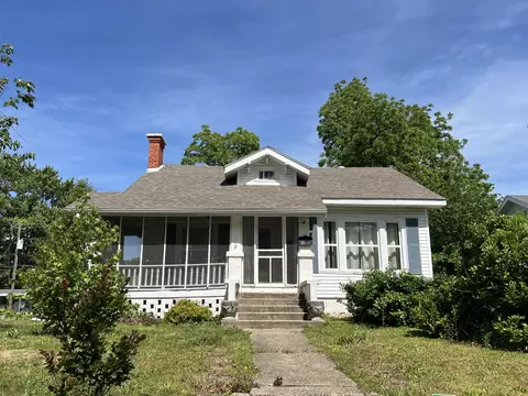 501 N Harris St, Willow Springs, MO 65793