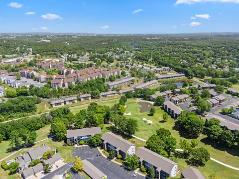 170 Bunker Ridge Dr #9, Branson, MO 65616