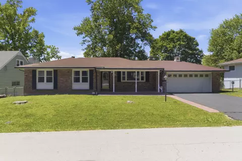 3063 S Lochlomond Dr, Springfield, MO 65804