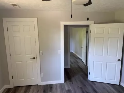 Entry Way - 1311 N Mansfield Rd, Ava, MO 65608 photo 2 of 3