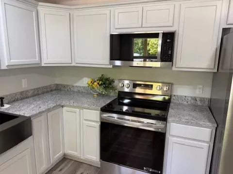 Kitchen - 1311 N Mansfield Rd, Ava, MO 65608 photo 2 of 4