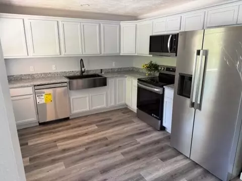 Kitchen - 1311 N Mansfield Rd, Ava, MO 65608 photo 1 of 4