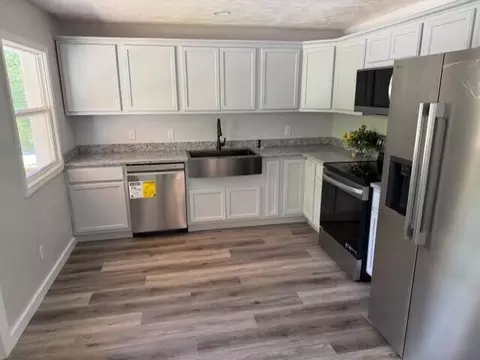 Kitchen - 1311 N Mansfield Rd, Ava, MO 65608 photo 3 of 4