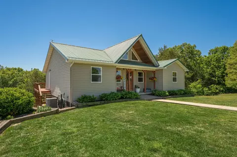 5000 Sanders Dr, Hartville, MO 65667