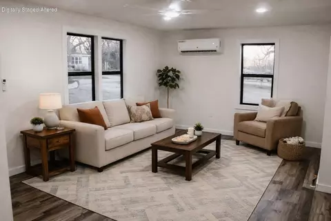 Living - 502 Bunch Ave, Ava, MO 65608 photo 4 of 5