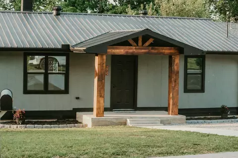 502 Bunch Ave, Ava, MO 65608