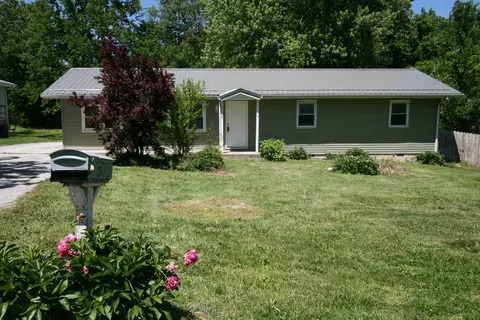 305 Lura Dr, Marshfield, MO 65706