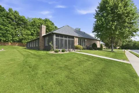 Exterior - 1750 W Bennett St UNIT 4A, Springfield, MO 65807 photo 8 of 9