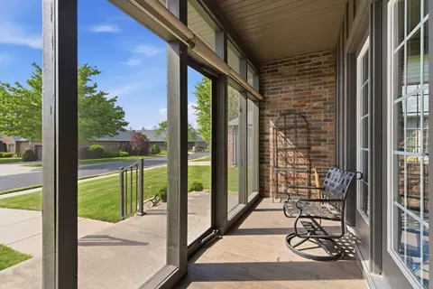 Exterior - 1750 W Bennett St UNIT 4A, Springfield, MO 65807 photo 5 of 9