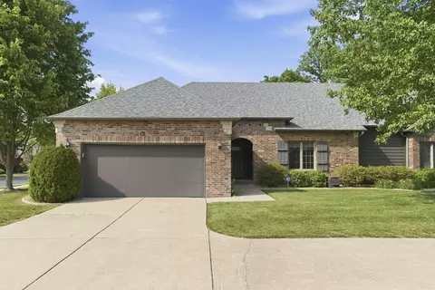 Exterior - 1750 W Bennett St UNIT 4A, Springfield, MO 65807 photo 2 of 9