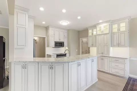 Kitchen - 1750 W Bennett St UNIT 4A, Springfield, MO 65807 photo 1 of 5