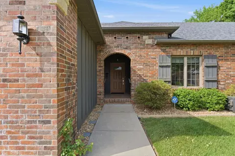 Exterior - 1750 W Bennett St UNIT 4A, Springfield, MO 65807 photo 4 of 9