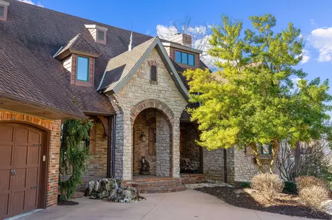 Exterior - 112 Grand Rdg, Branson, MO 65616 photo 5 of 13