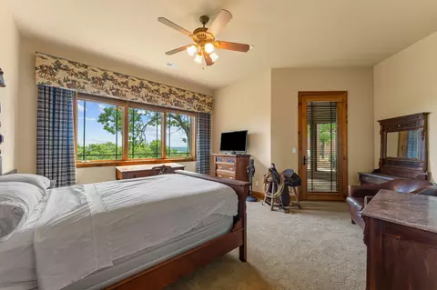 Bedroom - 112 Grand Rdg, Branson, MO 65616 photo 6 of 11
