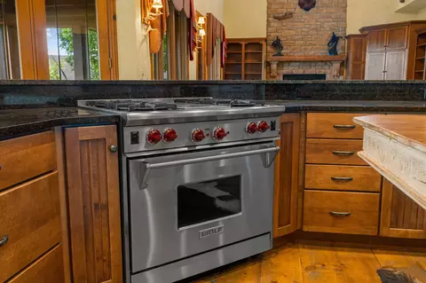 Kitchen - 112 Grand Rdg, Branson, MO 65616 photo 3 of 4