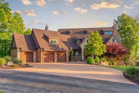 112 Grand Rdg, Branson, MO 65616