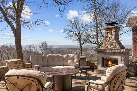 Exterior - 112 Grand Rdg, Branson, MO 65616 photo 3 of 13
