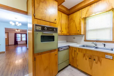 Kitchen - 838 Chestnut St, Thayer, MO 65791 photo 3 of 3