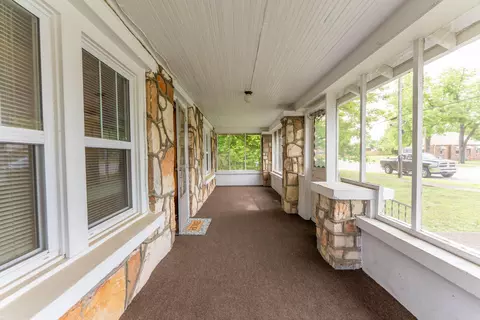 Exterior - 838 Chestnut St, Thayer, MO 65791 photo 4 of 11