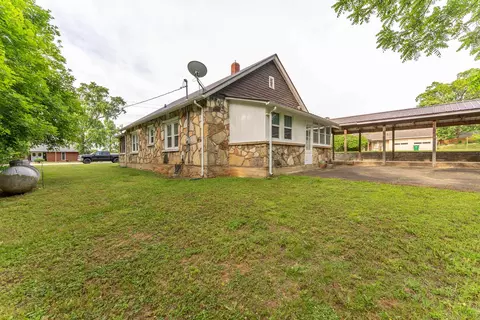 Exterior - 838 Chestnut St, Thayer, MO 65791 photo 8 of 11
