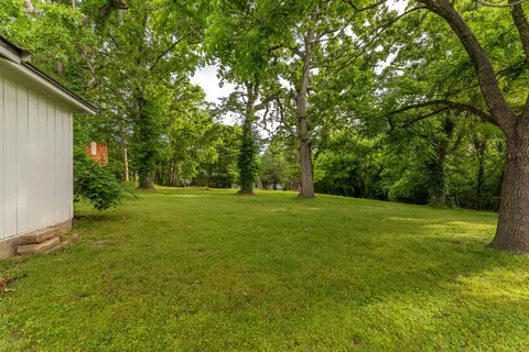 Exterior - 838 Chestnut St, Thayer, MO 65791 photo 9 of 11