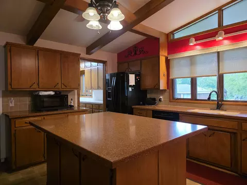 Kitchen - 1405 Sheilah Ln, Monett, MO 65708 photo 2 of 2