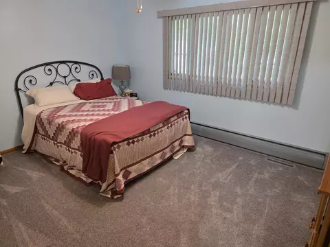 Bedroom - 1405 Sheilah Ln, Monett, MO 65708 photo 2 of 3